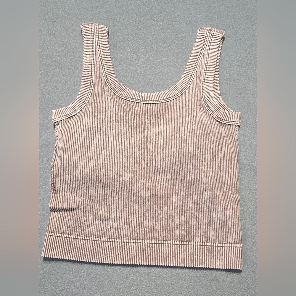 Zenana Outfitters Ribbed Brown Tank Top With Built In Bra PTP Stretch 17 NWOT - Picture 2 of 4